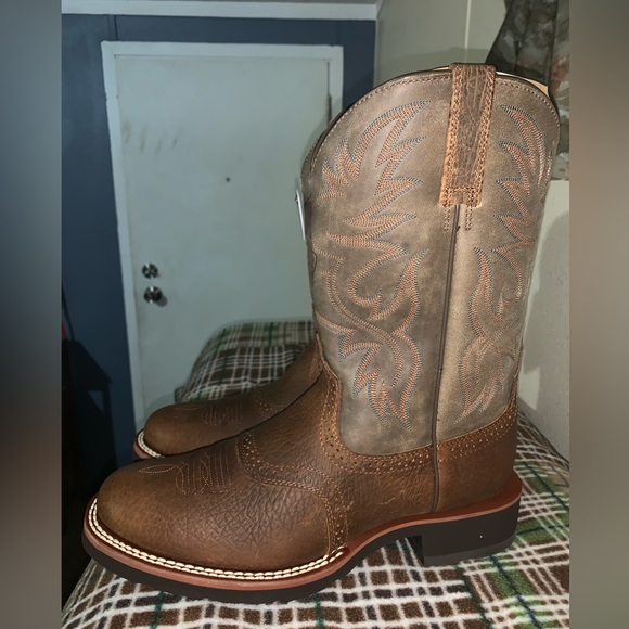 Men’s Ariat Boots (Heritage Crepe) - Picture 2 of 4